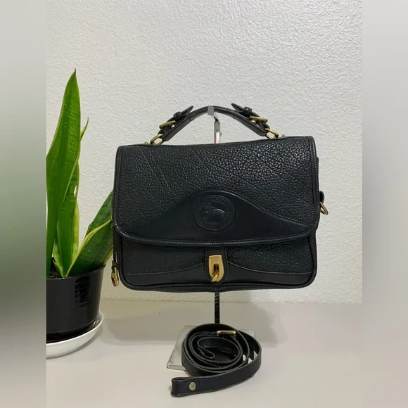 💕👜Vintage Dooney & Bourke Black AWL Crossbody Bag - Picture 13 of 14